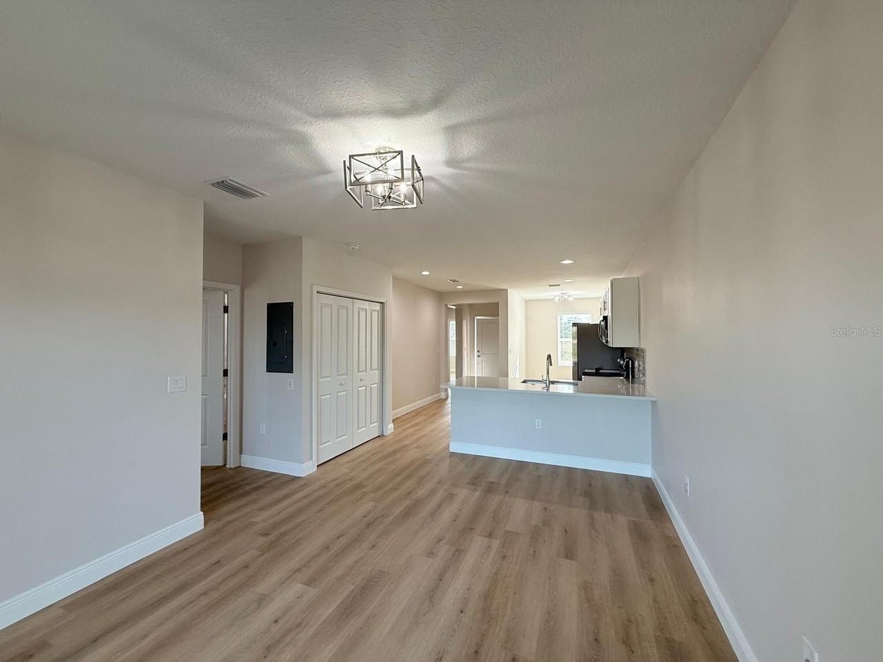 10336 Pendleton Ave - Photo 6 of 12