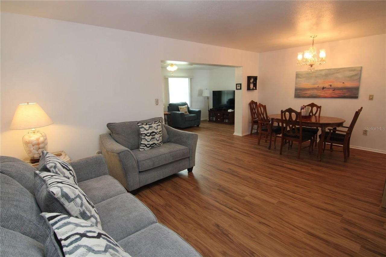 810 Oakmont Ave - Photo 3 of 20