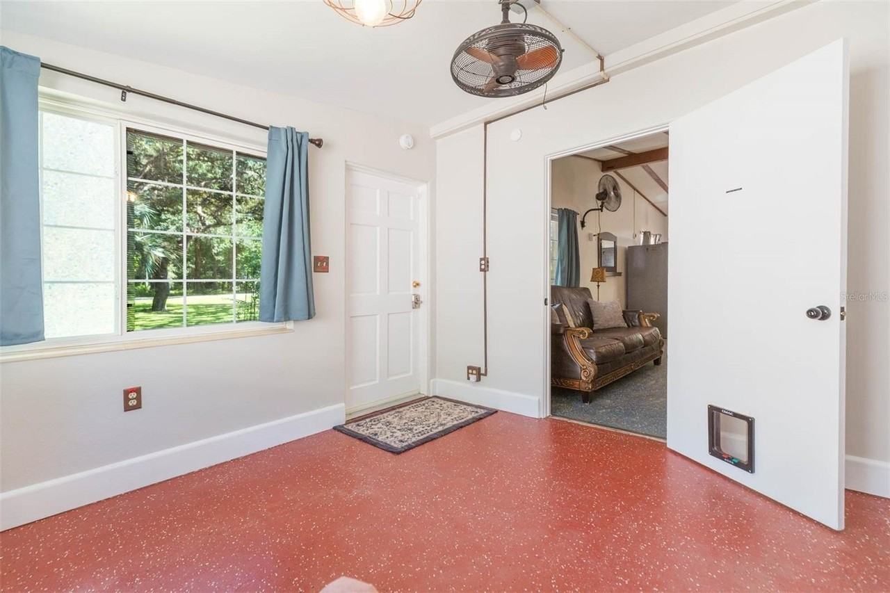 5431 Tower St - Photo 7 of 41