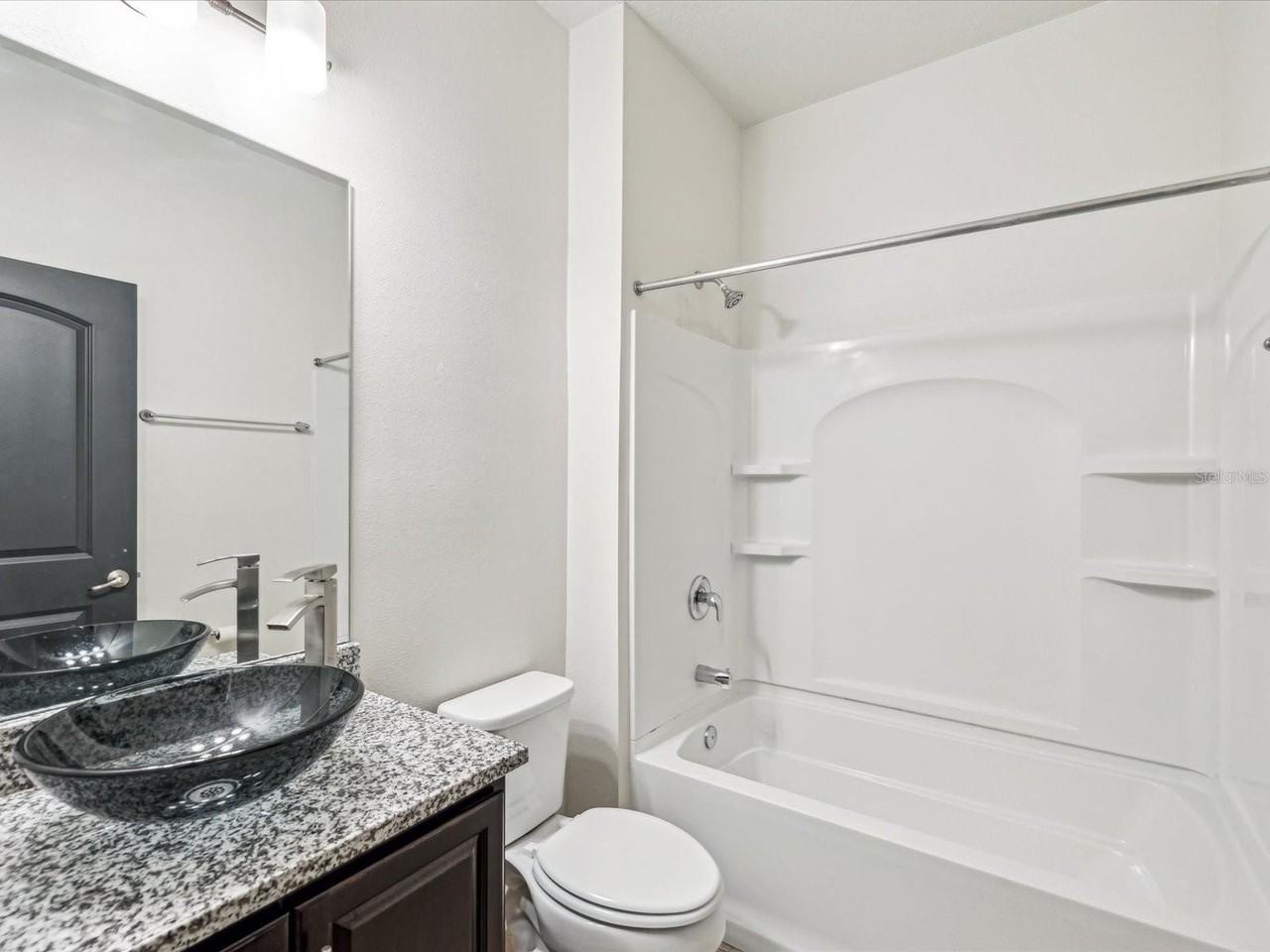 11525 Southern Creek Dr - Photo 6 of 34
