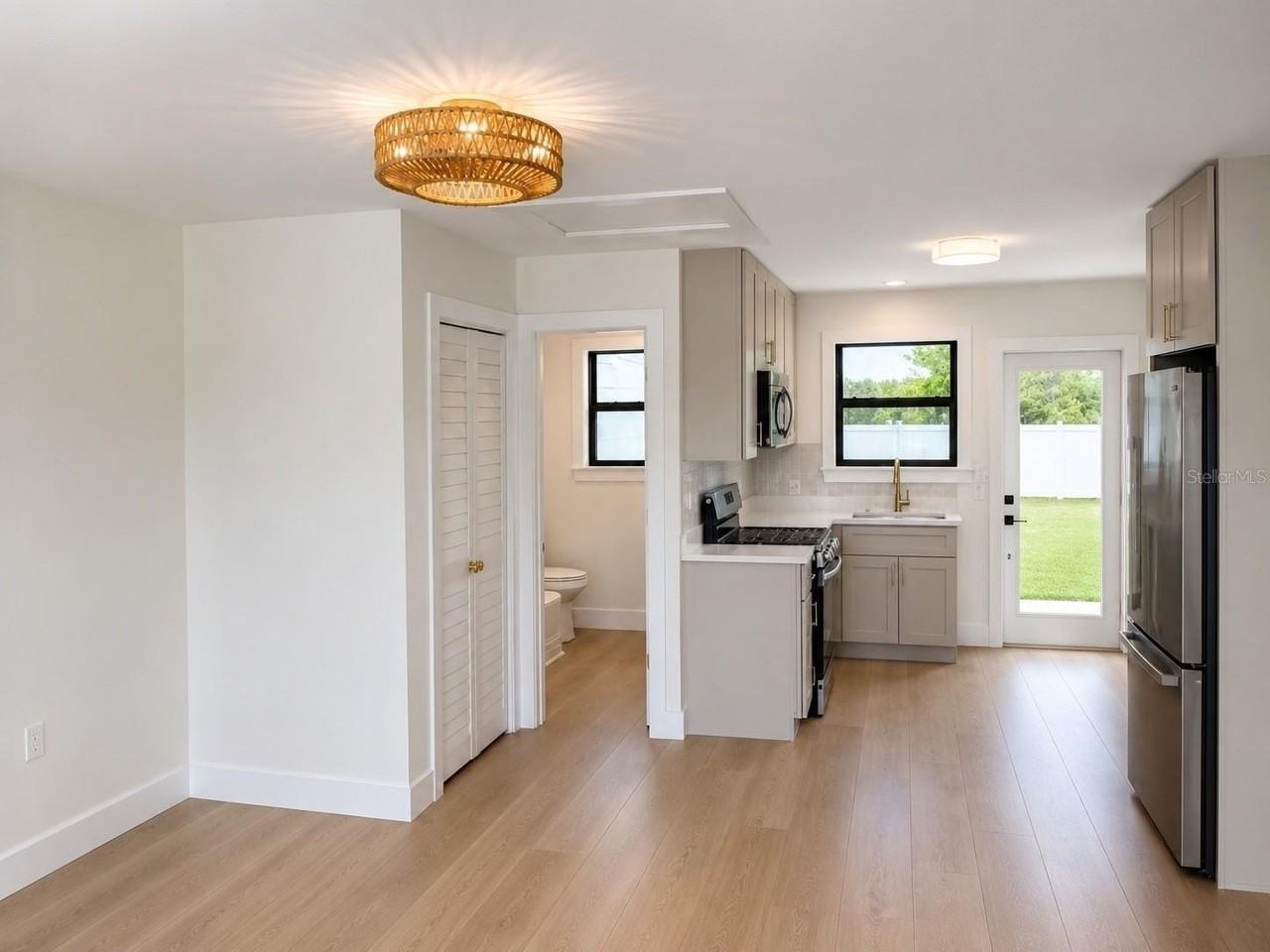 3219 E De Bazan Ave - Photo 7 of 12