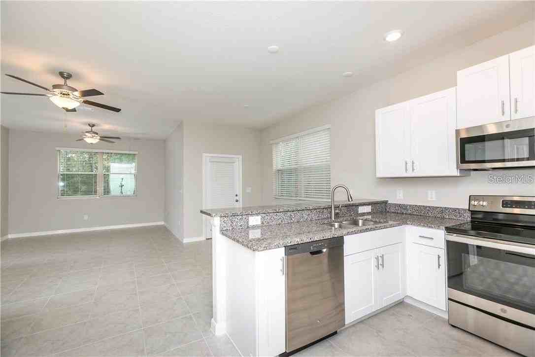 11646 Castine St - Photo 7 of 43
