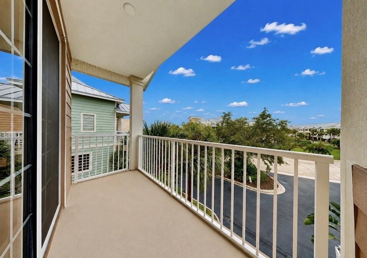 3228 Mangrove Point Dr - Photo 6 of 32