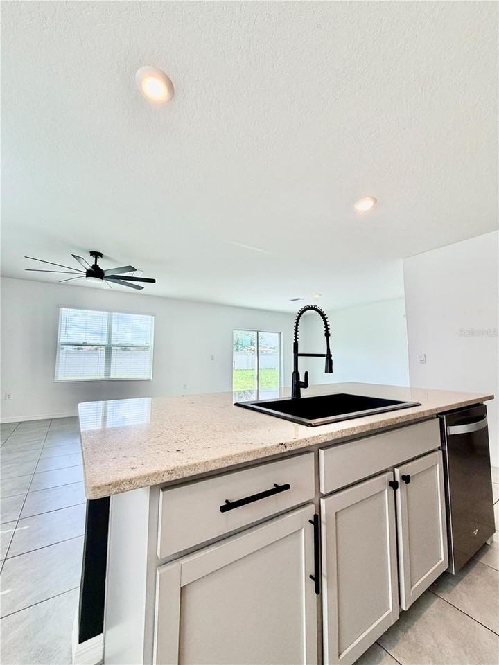 34110 Jasper Stone Dr - Photo 4 of 50