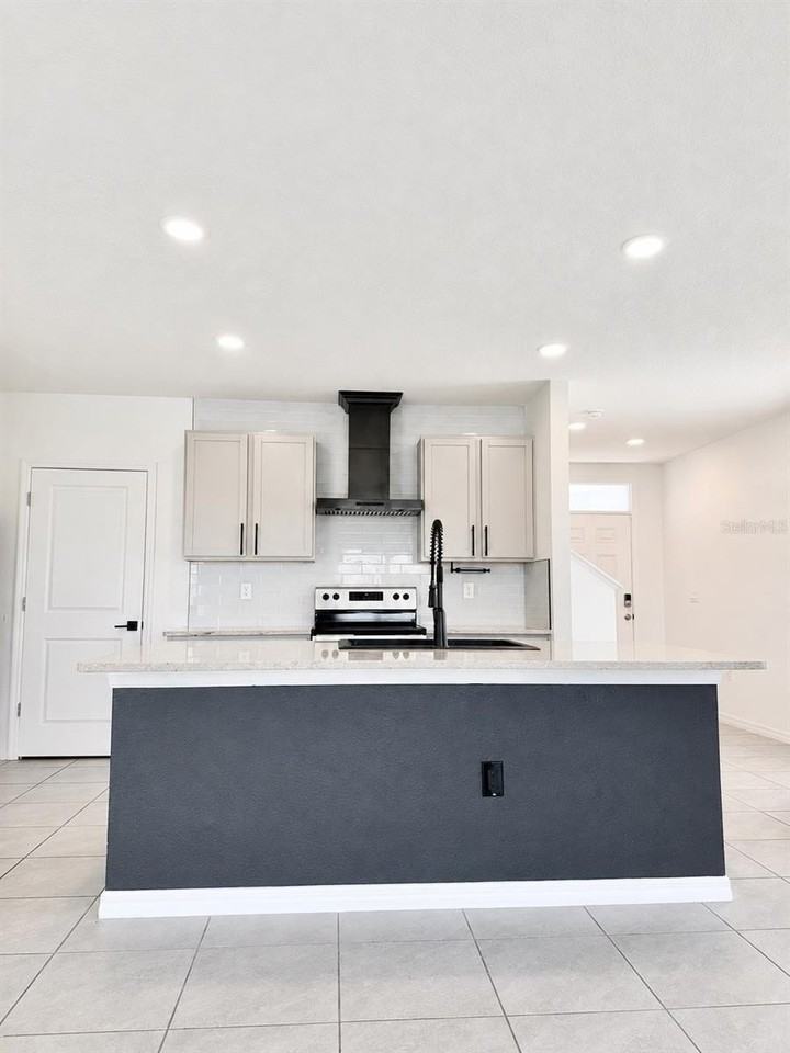 34110 Jasper Stone Dr - Photo 5 of 50