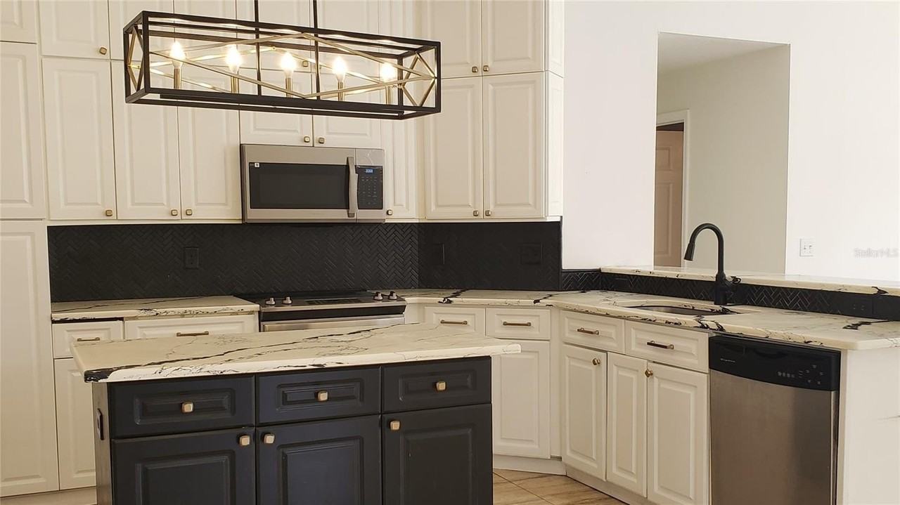 3011 Partridge Point Trl - Photo 7 of 40