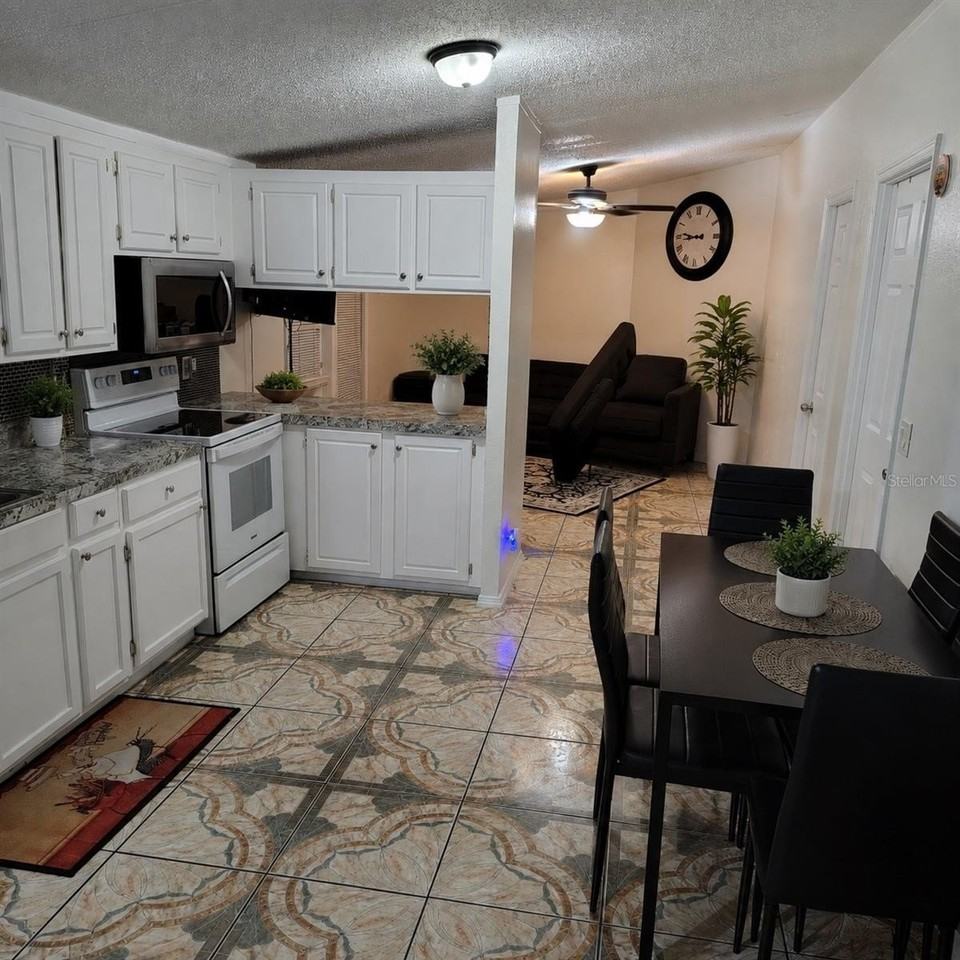 7494 Charlin Pkwy - Photo 3 of 14