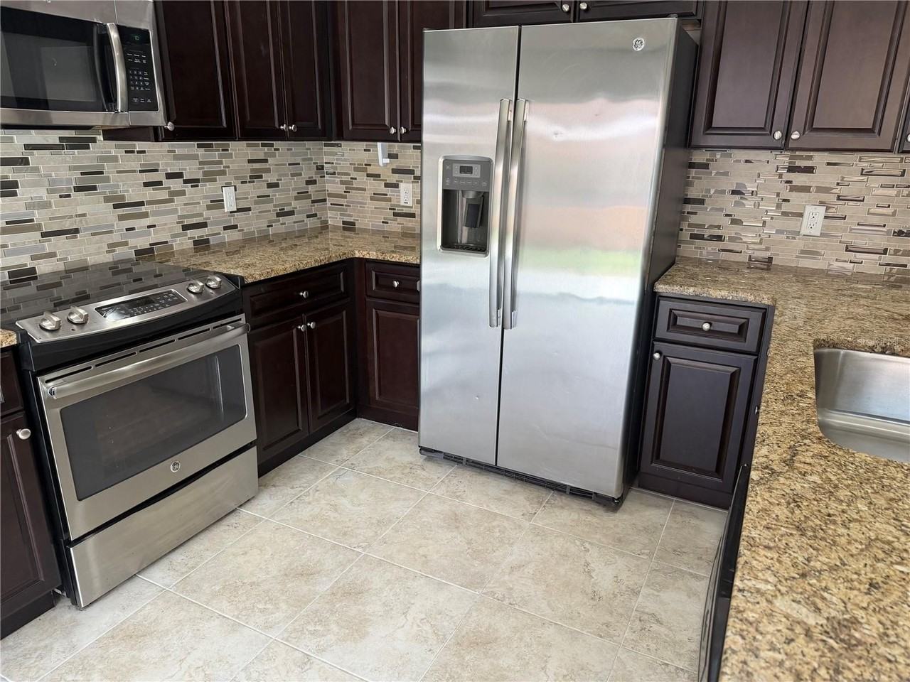 1737 Sommarie Way - Photo 4 of 40