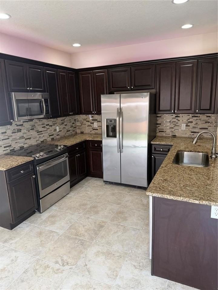 1737 Sommarie Way - Photo 5 of 40