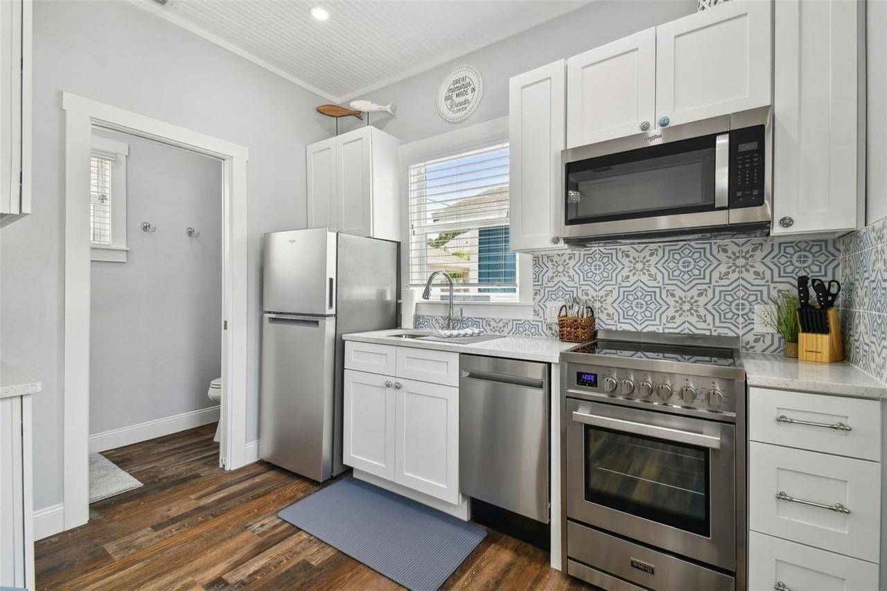 602 1/2 Skinner Blvd - Photo 3 of 27