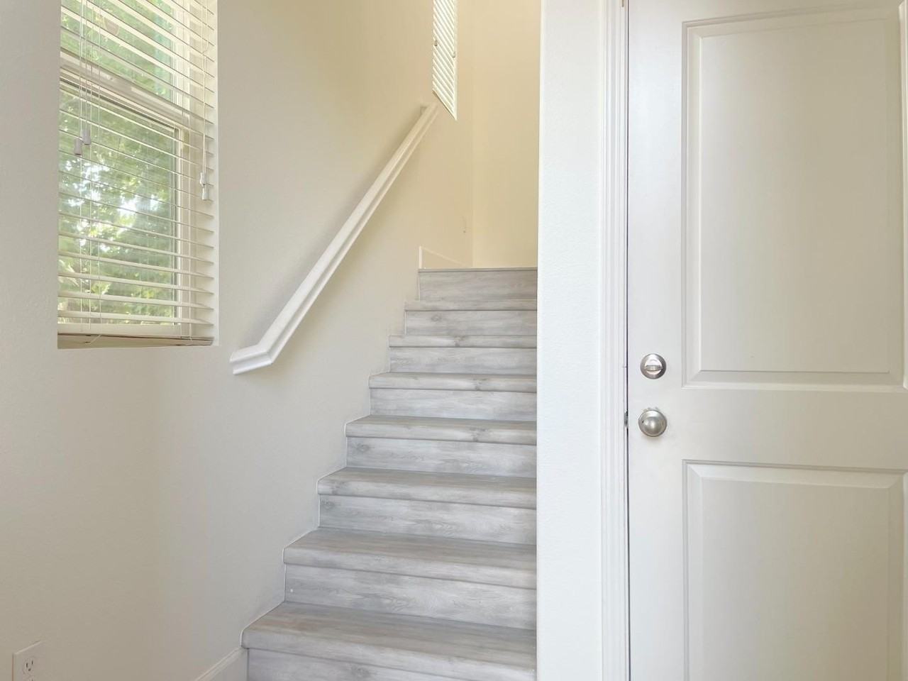 1604 Lee Way - Photo 3 of 22