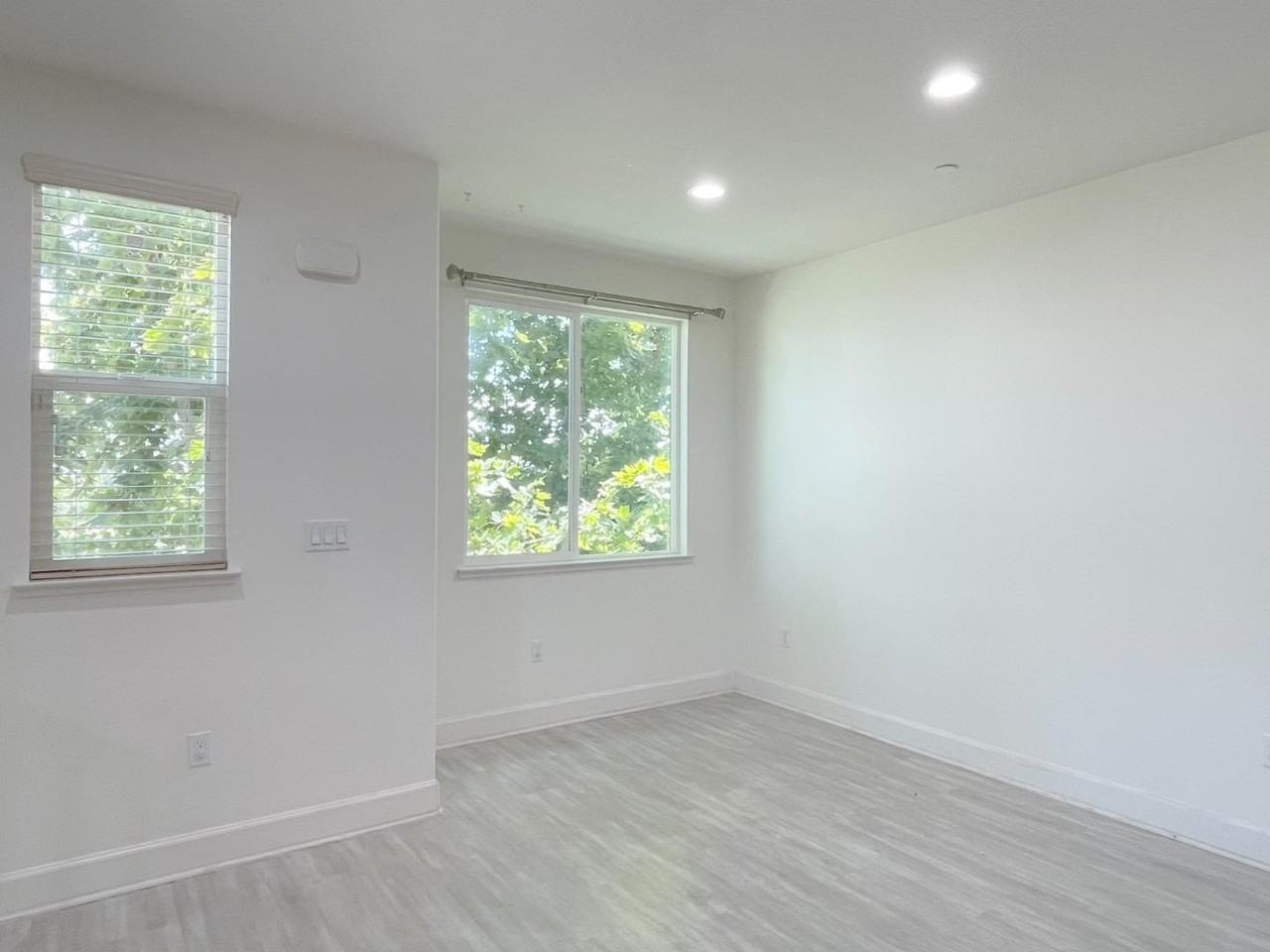 1604 Lee Way - Photo 5 of 22