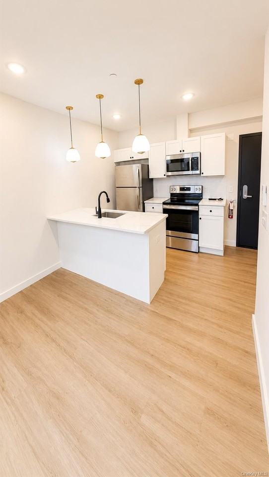 136 South Ave #202