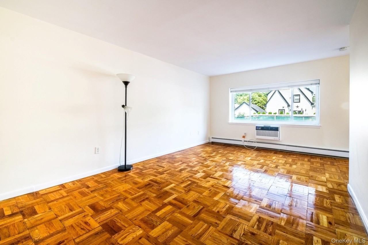 838 Pelhamdale Ave #1I - Photo 4 of 17