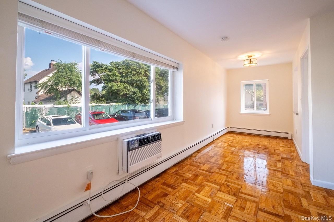 838 Pelhamdale Ave #1I - Photo 5 of 17