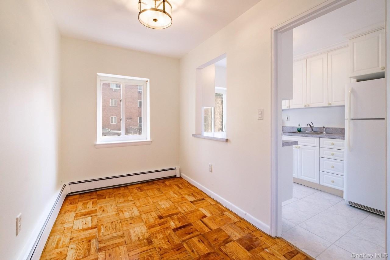 838 Pelhamdale Ave #1I - Photo 6 of 17