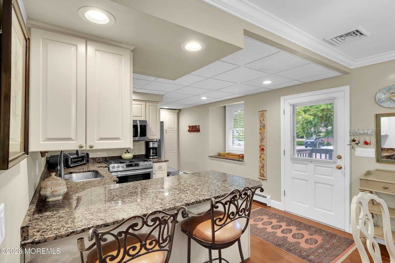 106 Osborne Ave - Photo 7 of 50