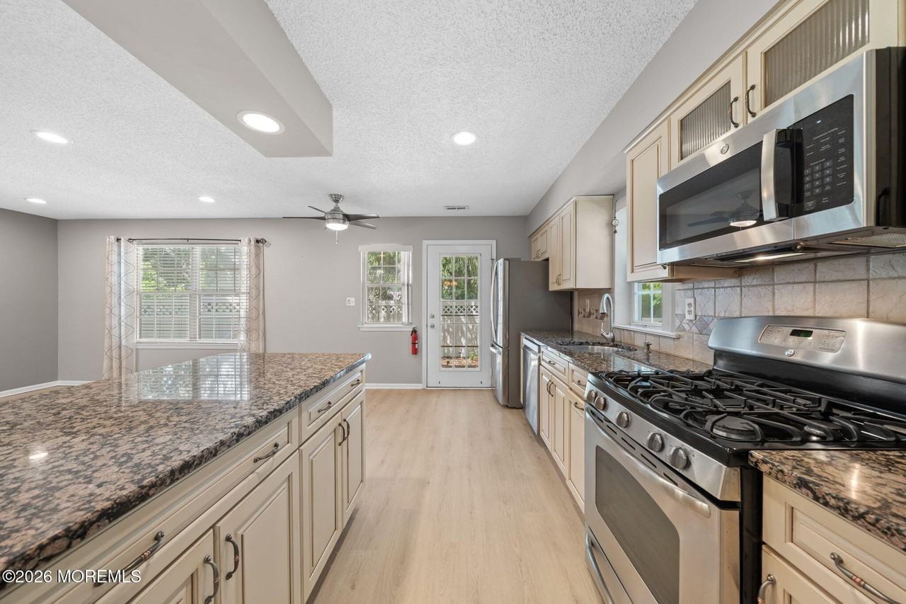 43 Sapphire Ln #418 - Photo 6 of 25