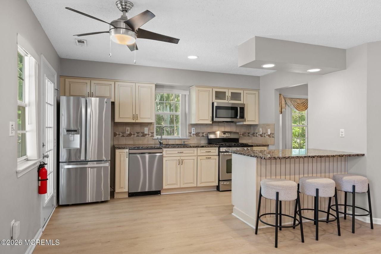 43 Sapphire Ln #418 - Photo 7 of 25