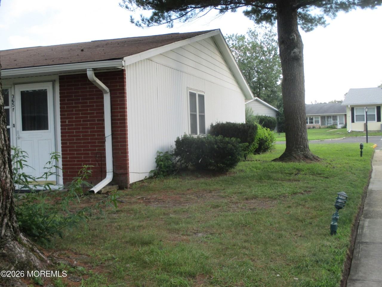 365F Chesterfield Ct - Photo 3 of 21