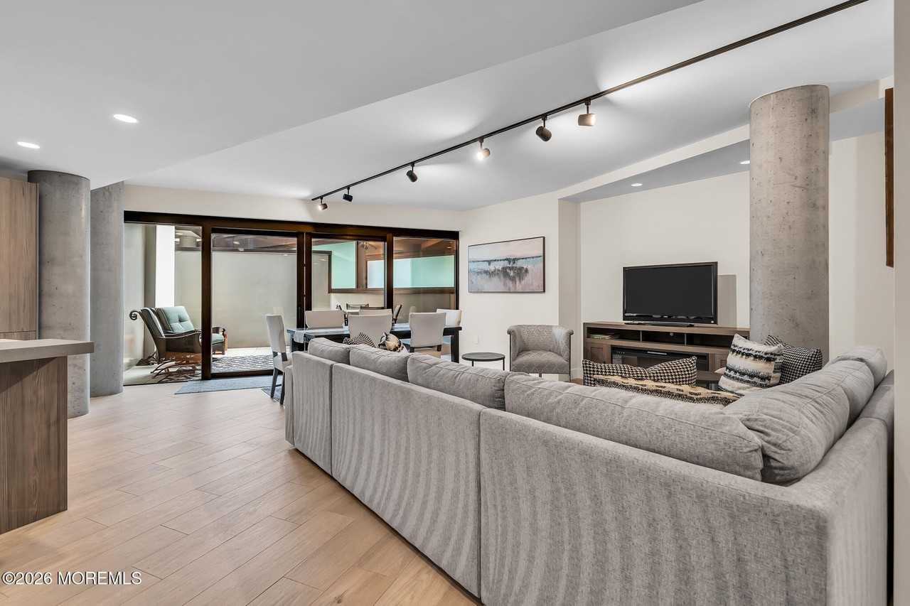 350 Ocean Ave N #101 - Photo 5 of 31