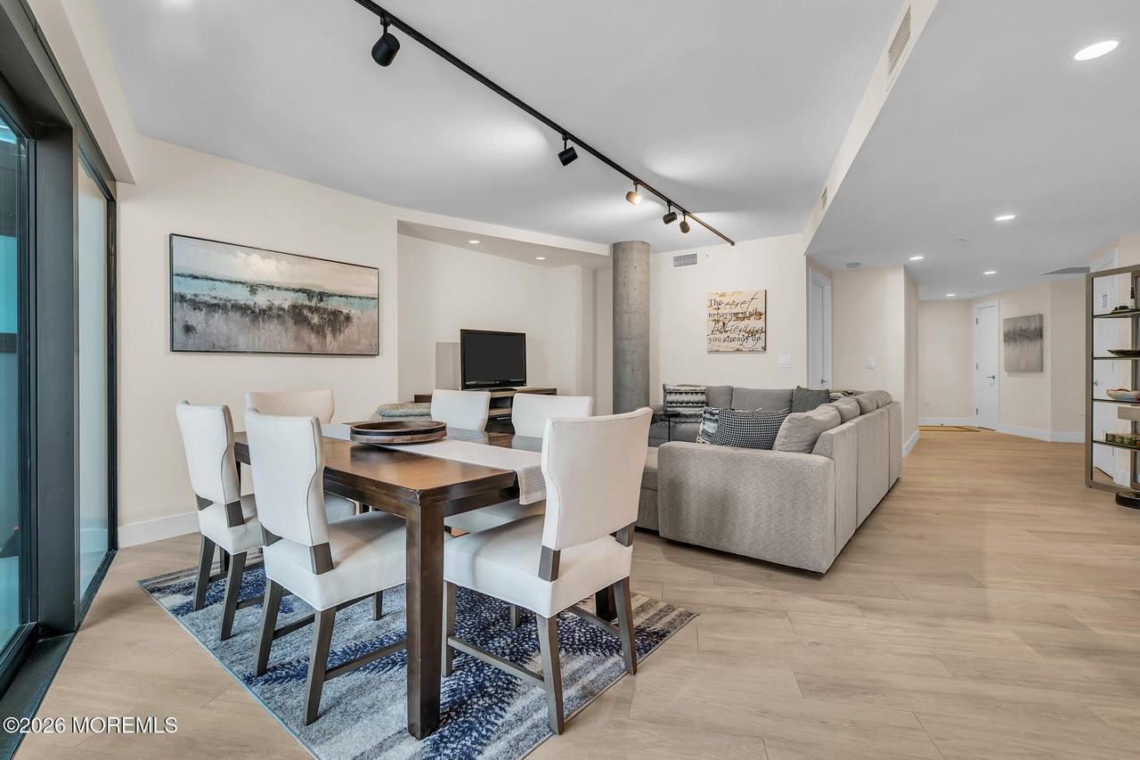 350 Ocean Ave N #101 - Photo 6 of 31