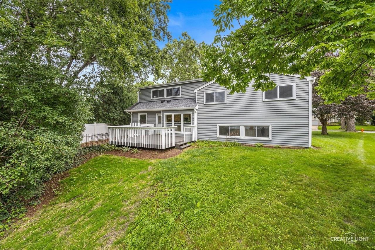 1333 Briarwood Dr - Photo 2 of 4