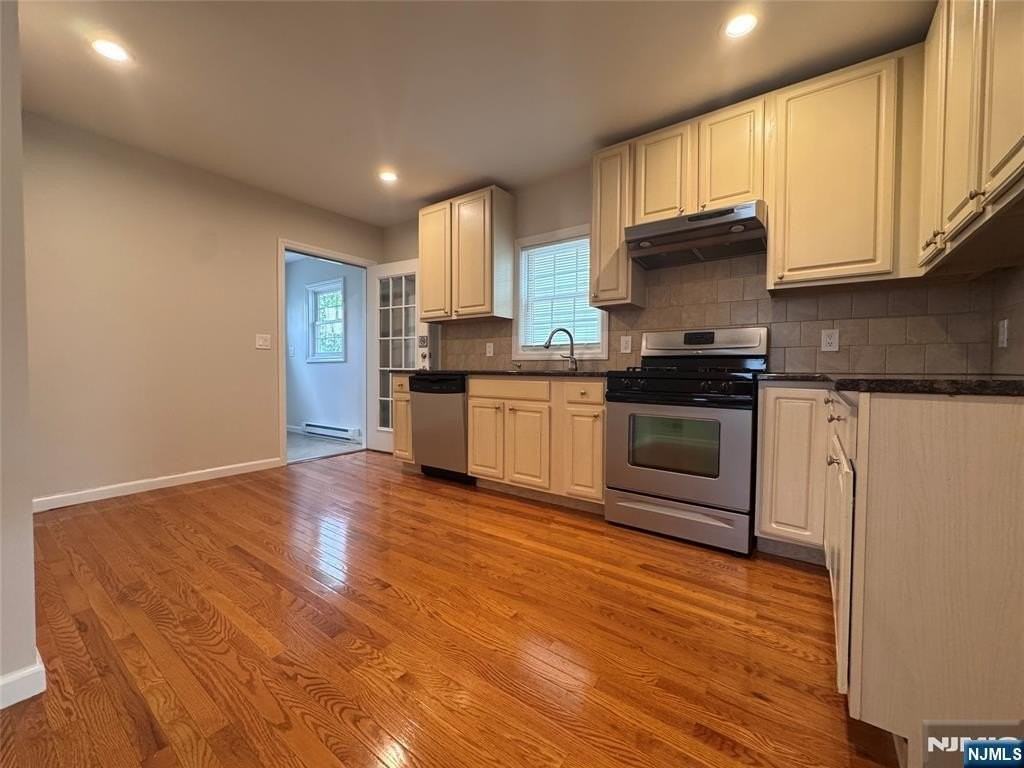 199 Maple Ave - Photo 6 of 11