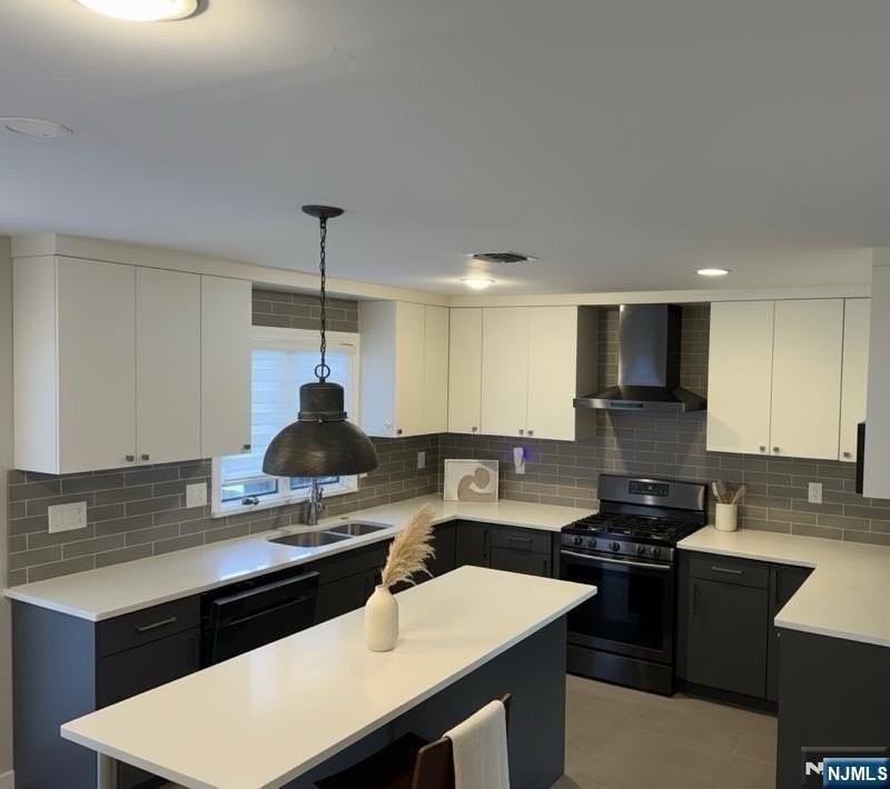 2425 1st St - Photo 3 of 12