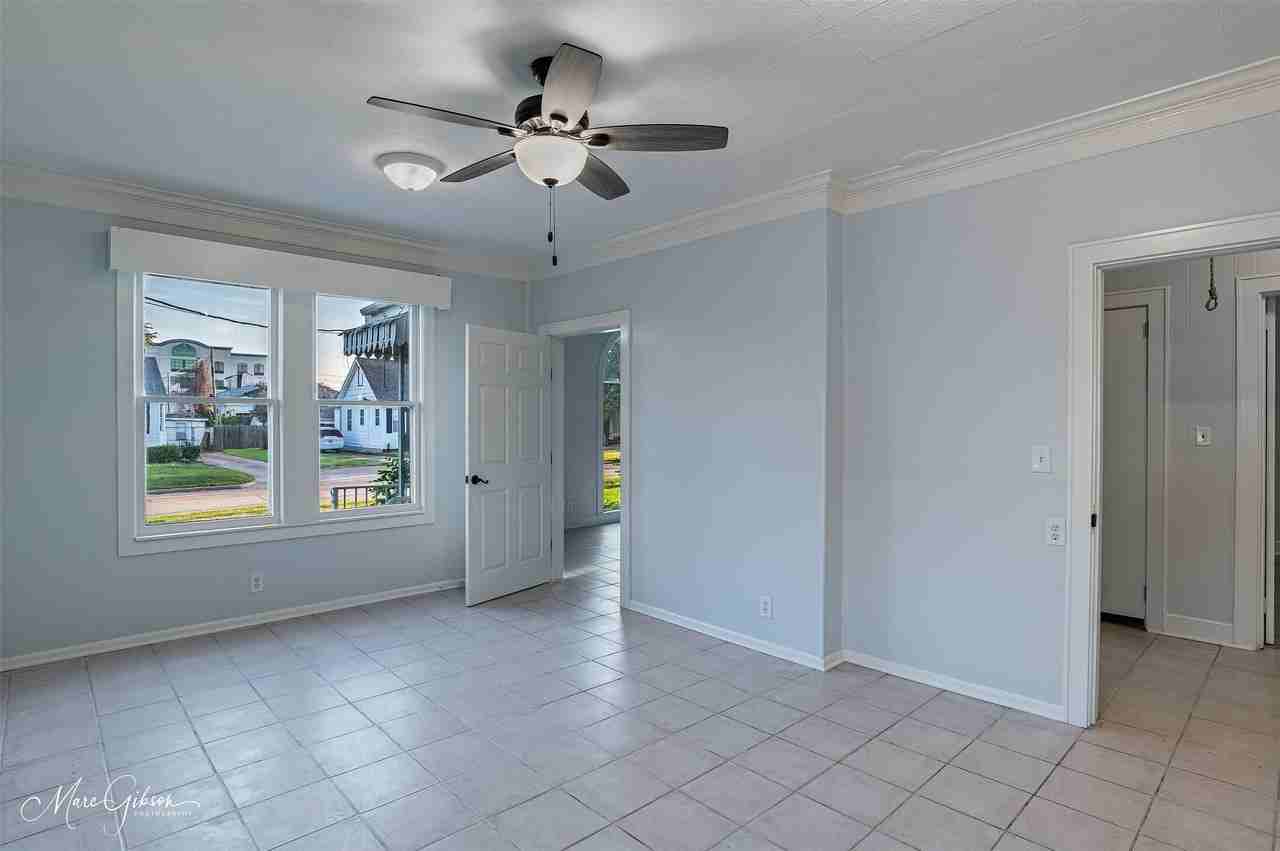 1108 Delhi St - Photo 7 of 16