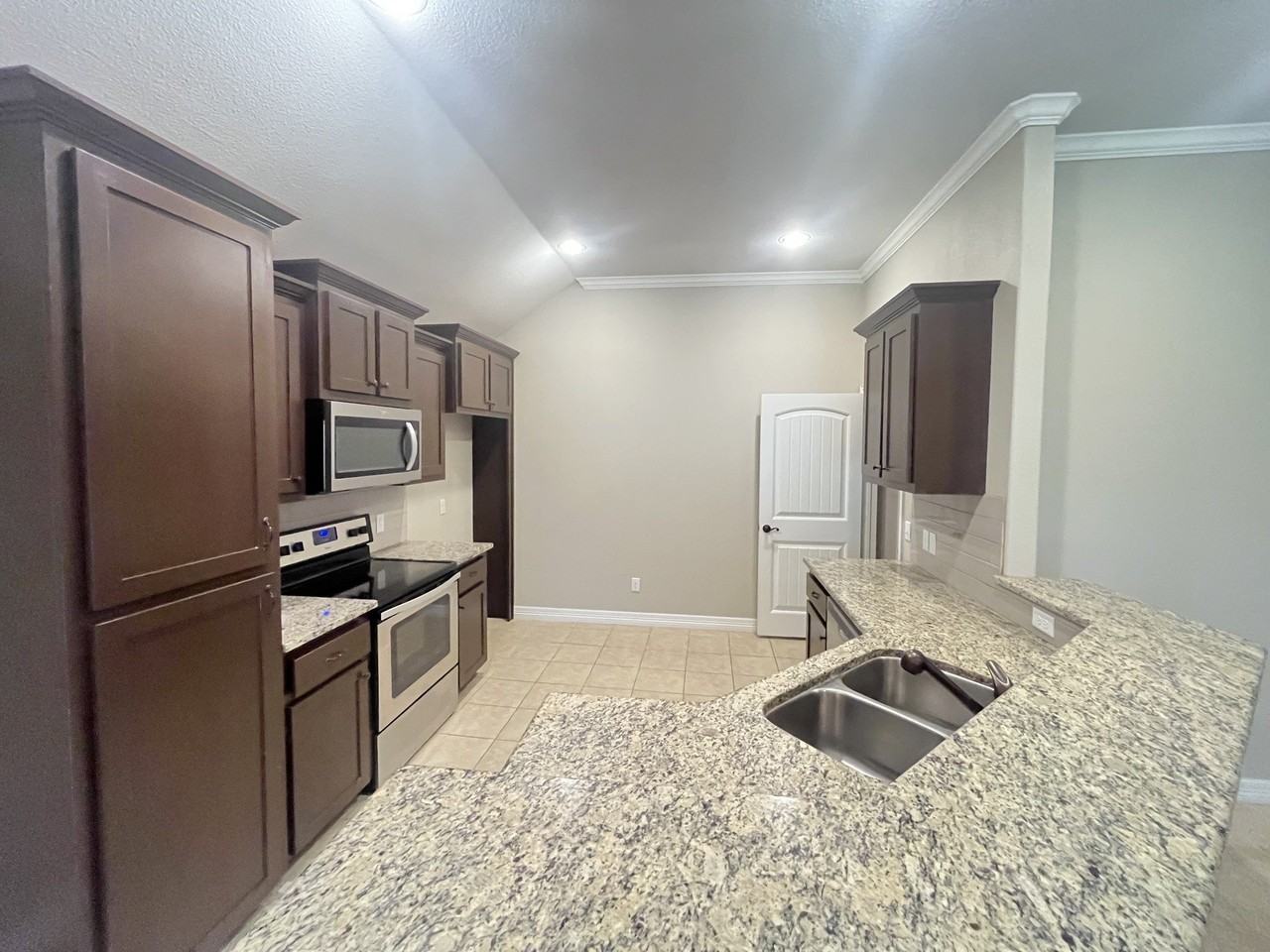 116 Frank St - Photo 2 of 11