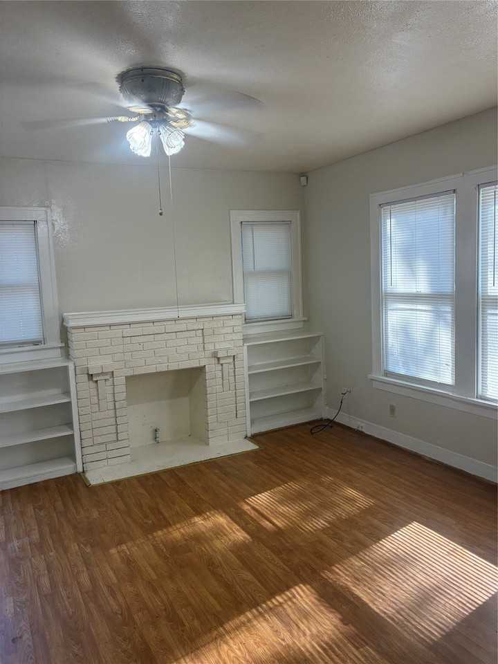 2660 Vivian St - Photo 3 of 15