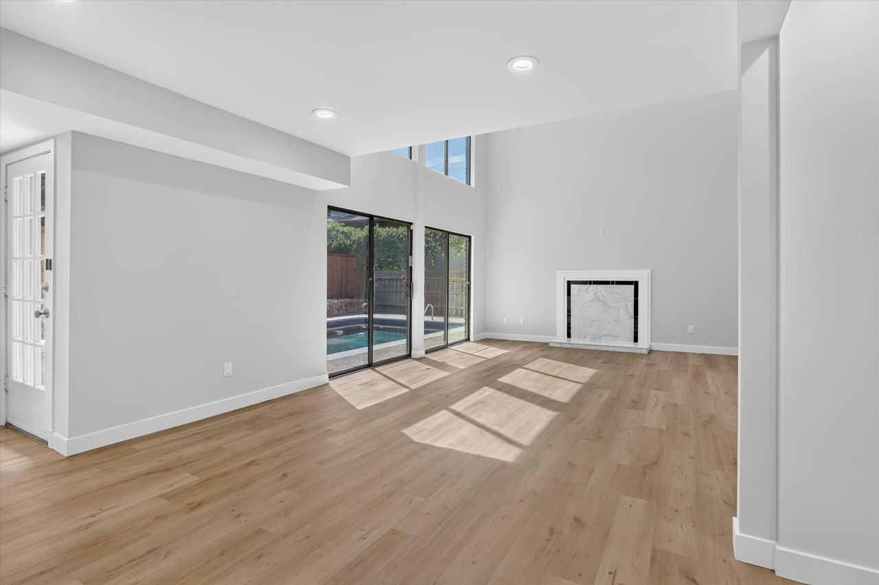 4919 Bryce Ave - Photo 4 of 18