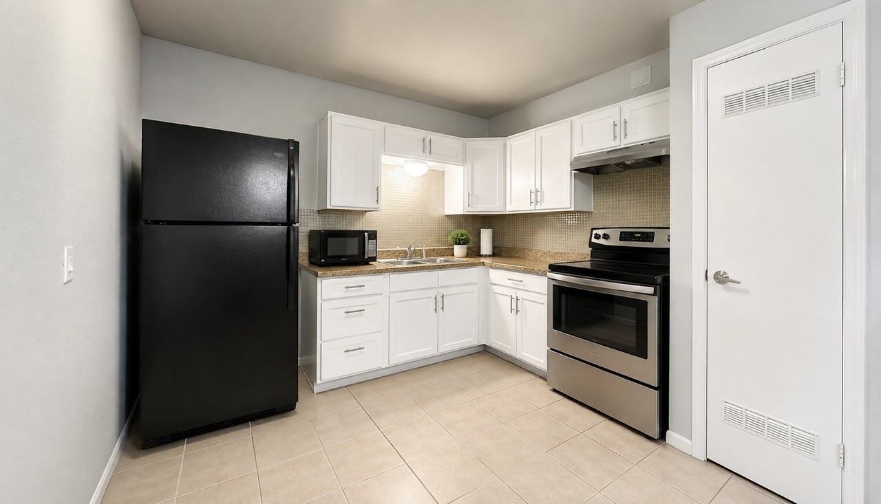 3039 College Ave - Photo 3 of 7