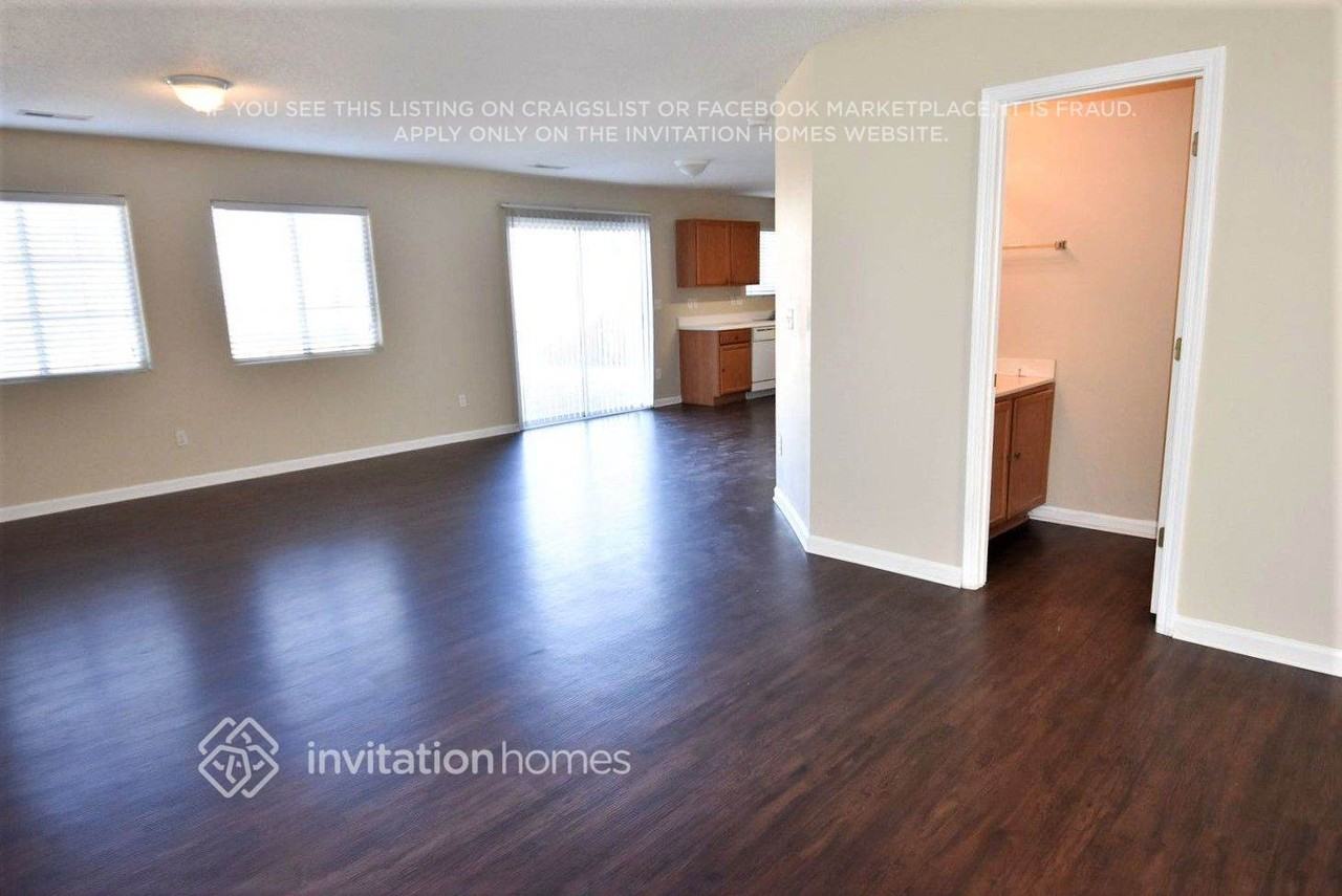 715 Sunmeadow Dr - Photo 3 of 12