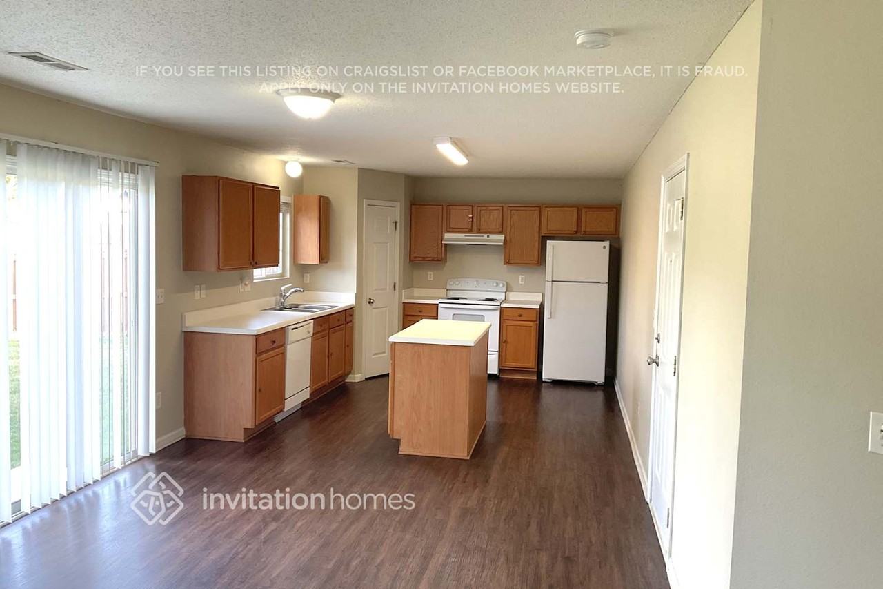 715 Sunmeadow Dr - Photo 4 of 12