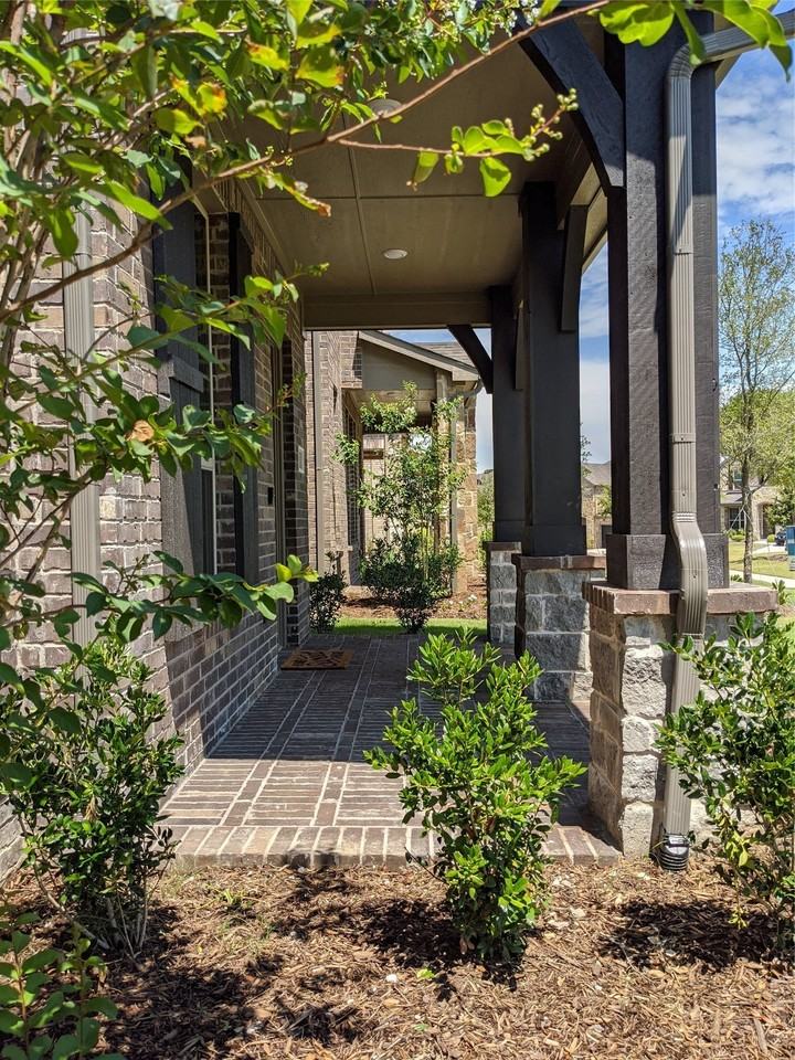 1327 Bailey Ln - Photo 5 of 40