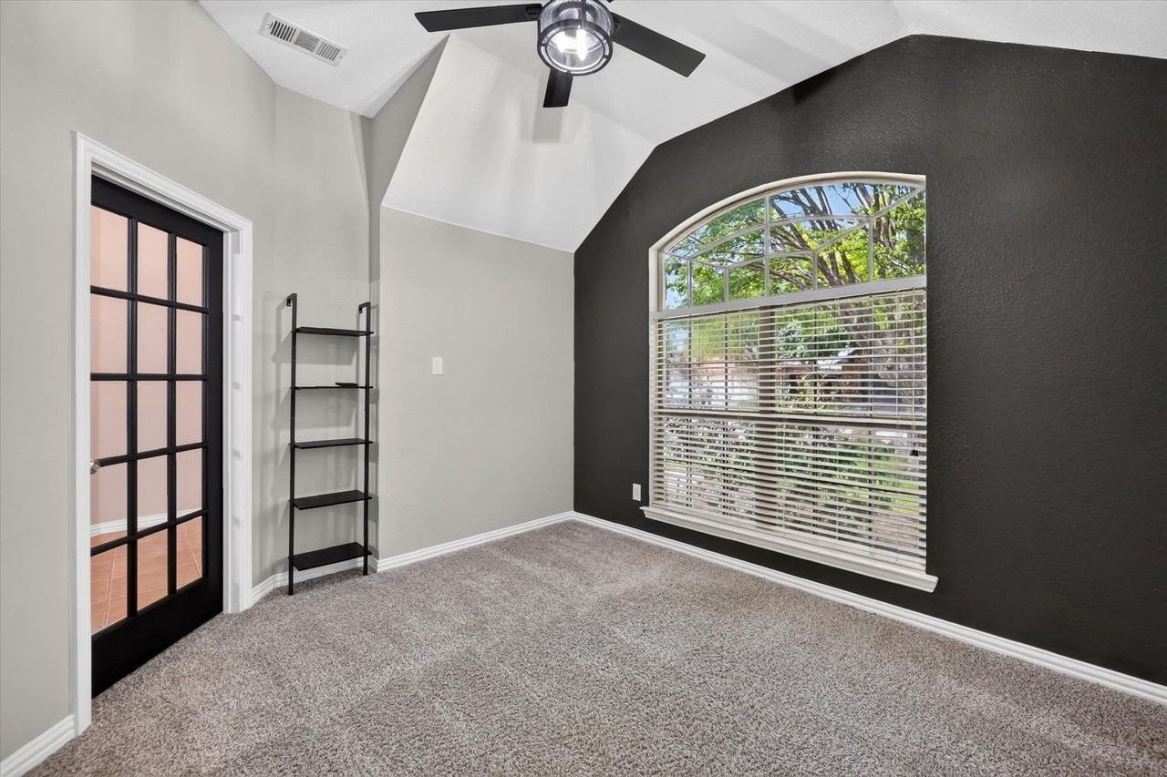 2416 Greenbrook Dr - Photo 3 of 20