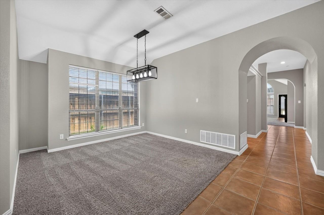 2416 Greenbrook Dr - Photo 4 of 20