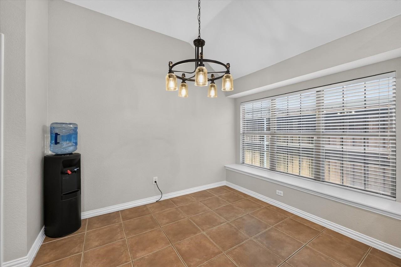 2416 Greenbrook Dr - Photo 6 of 20