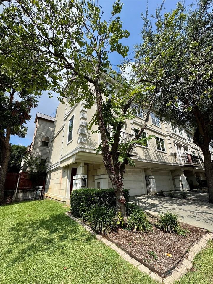1719 Mary St - Photo 2 of 5