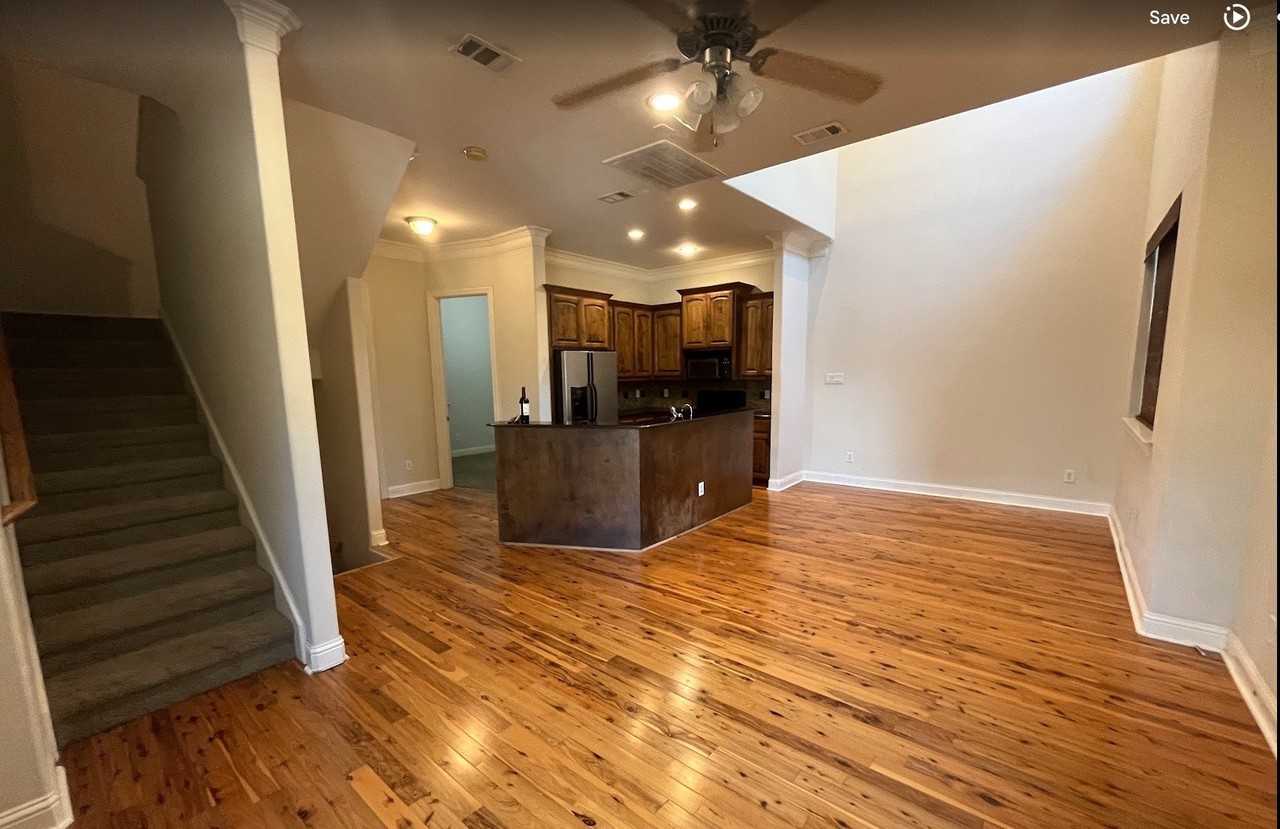 1719 Mary St - Photo 3 of 5