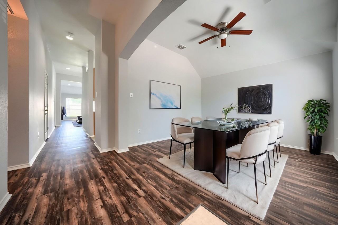 1305 Heather Brook Dr - Photo 5 of 32