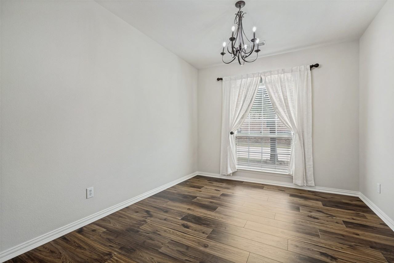 1148 Dayton Dr - Photo 4 of 25