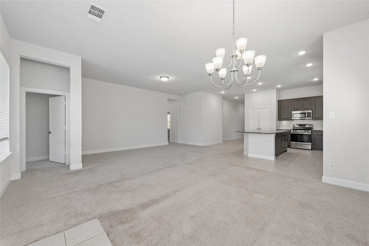 1852 Arbor Dr - Photo 3 of 33