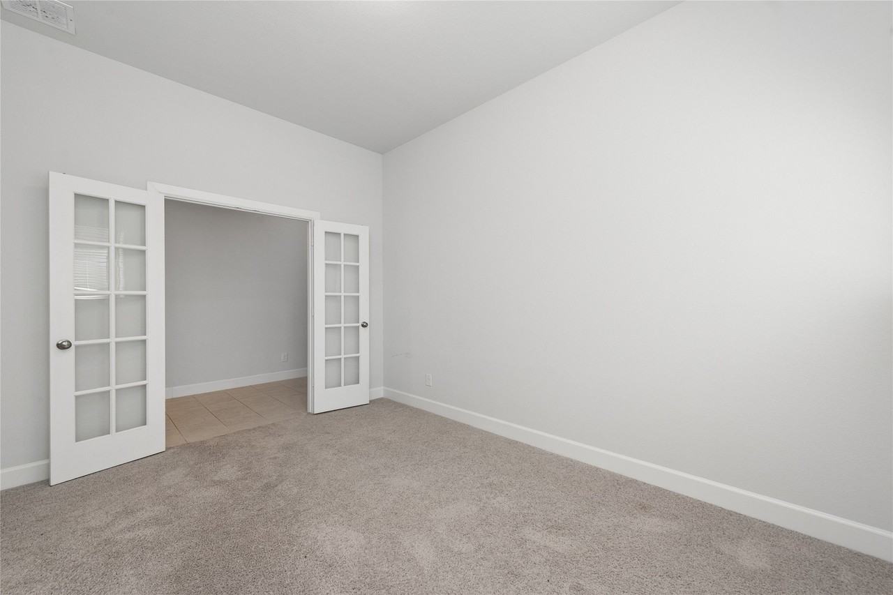 1852 Arbor Dr - Photo 7 of 33