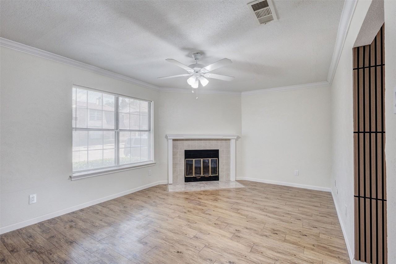 910 Cedar Ter #910 - Photo 5 of 28