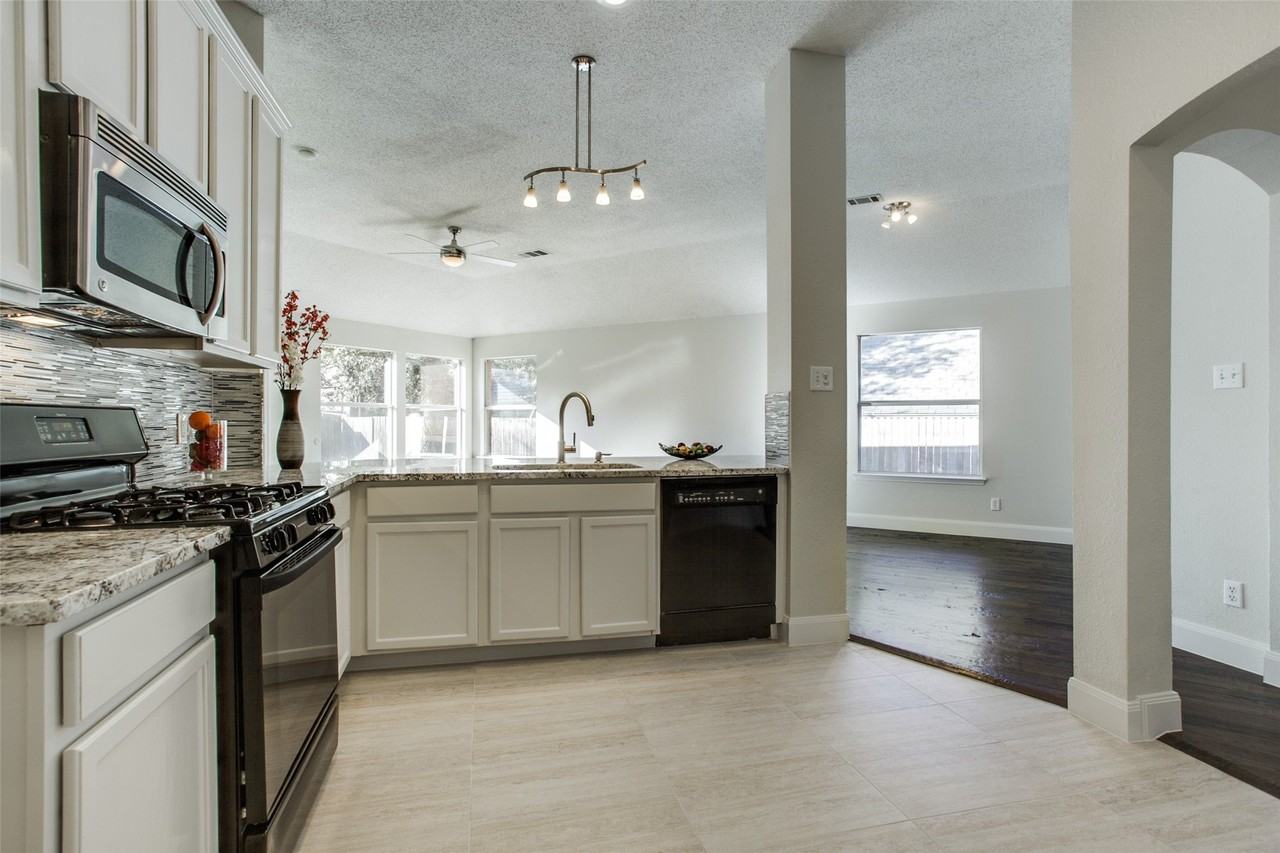 3708 Villanova Dr - Photo 6 of 20