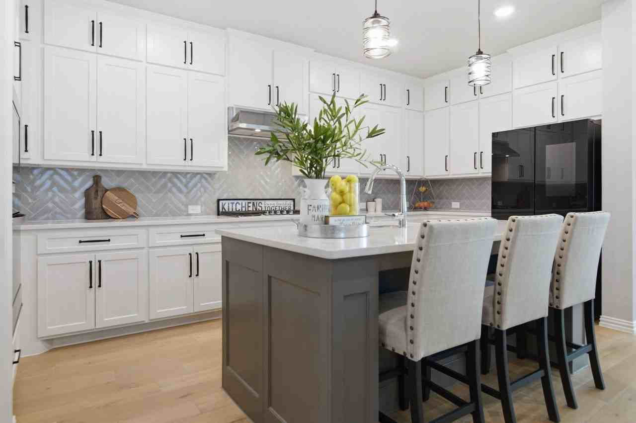 910 Winter Cherry Ln - Photo 5 of 28