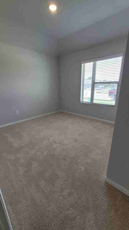 1919 Rolling Ridge Dr - Photo 3 of 21